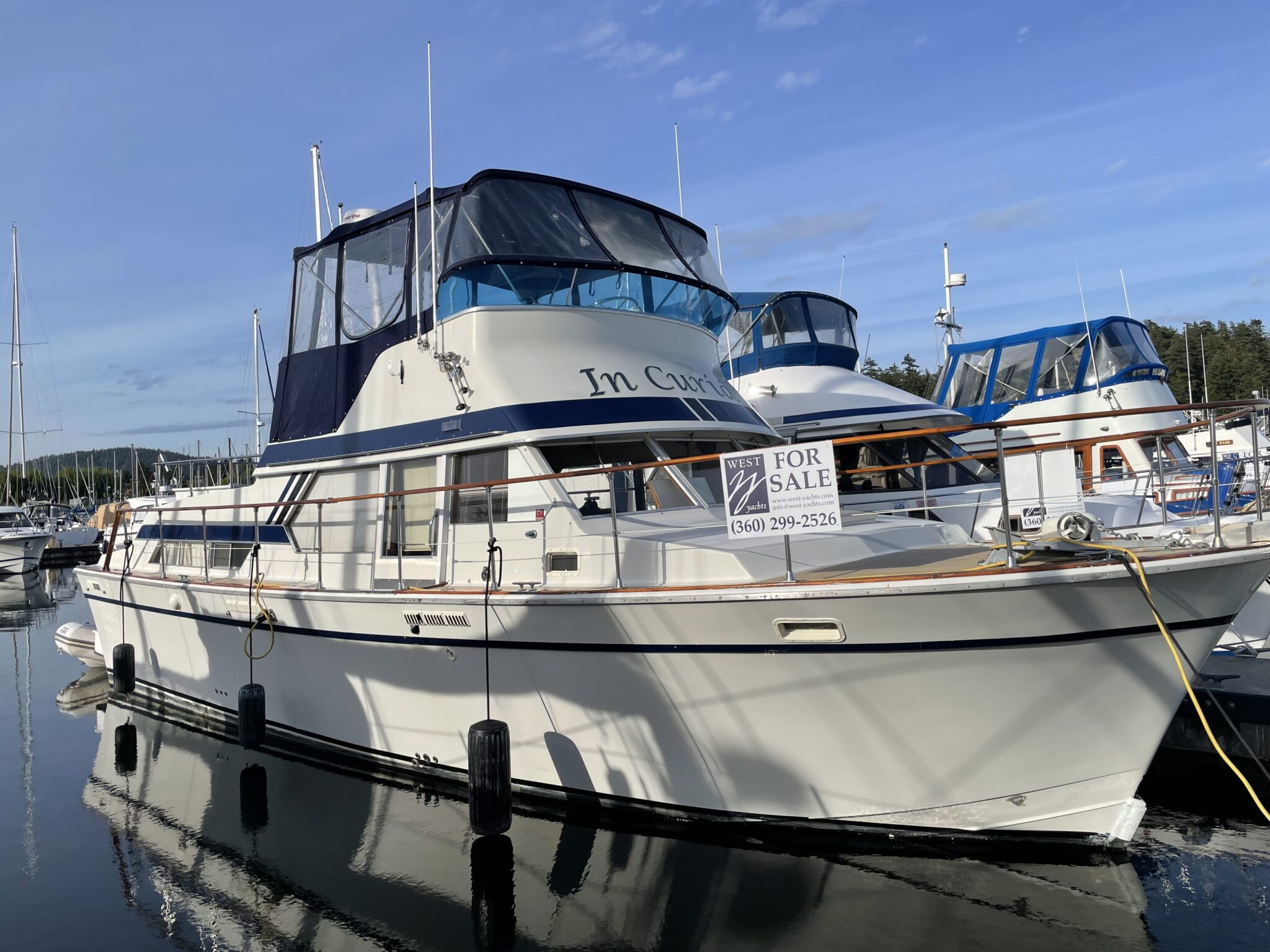 Tollycraft Tri-Cabin - West Yachts, Anacortes Yacht Broker