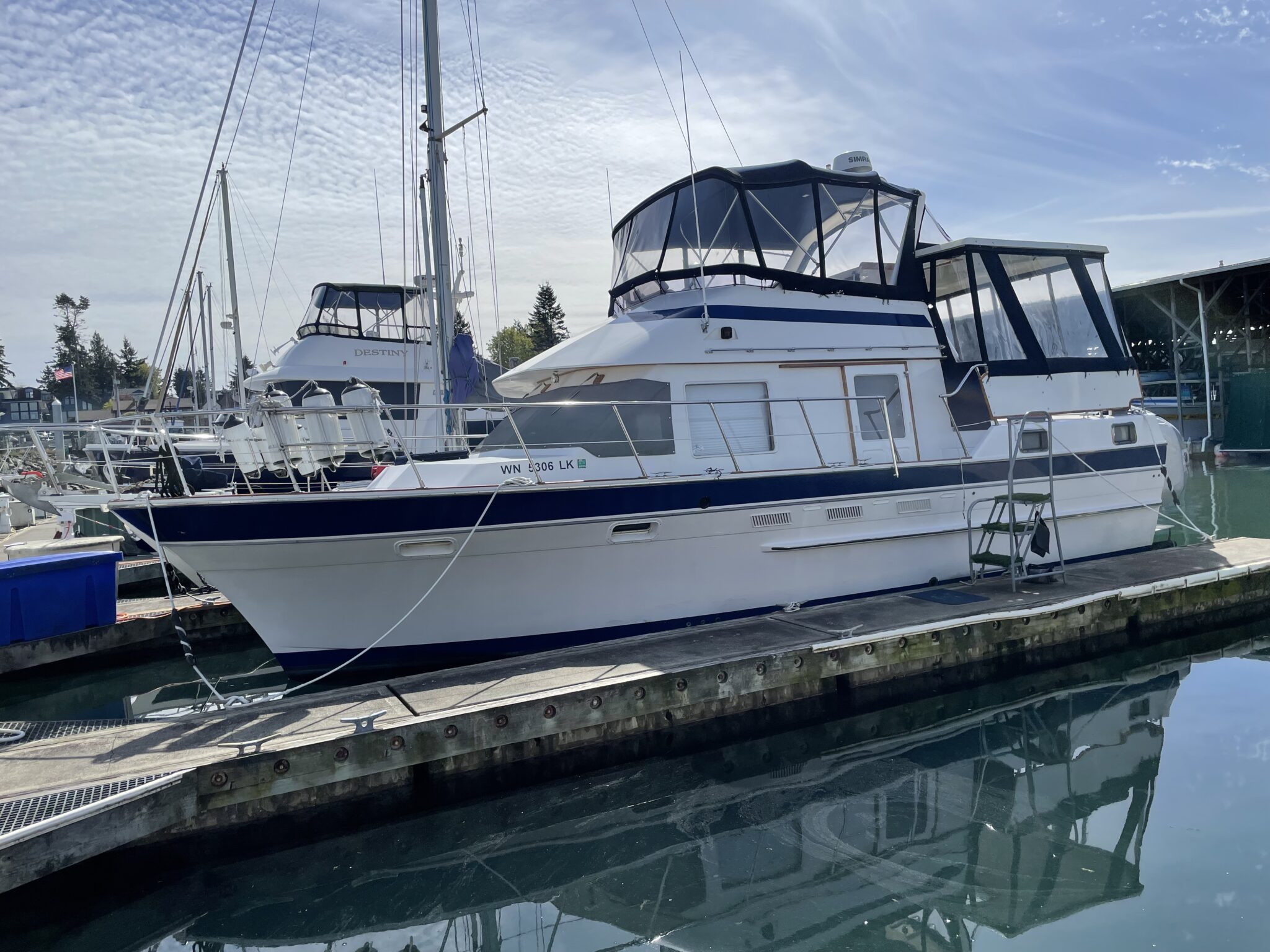 Kha Shing 37 Sundeck Motor Yacht - West Yachts, Anacortes Yacht Broker