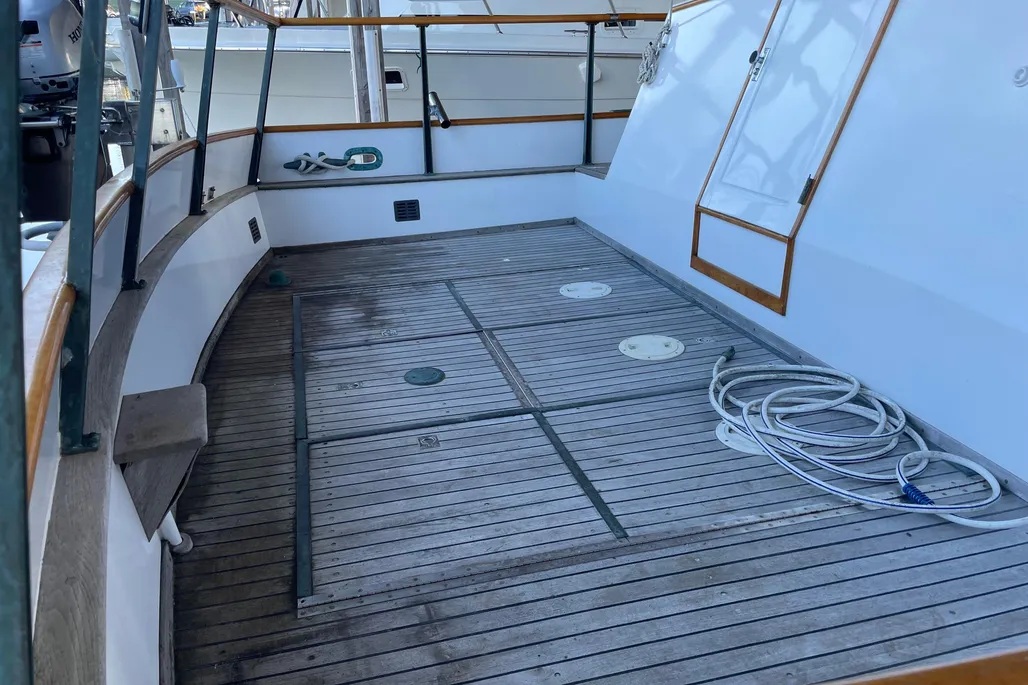 1964-grand-banks-42-classic-power-9882253-20250913190707026-3.jpg
